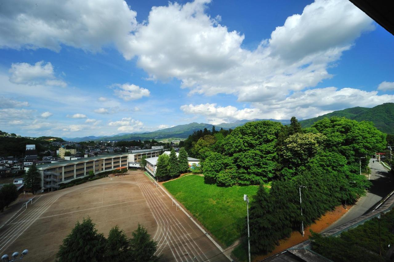 Senkeien Tsukioka Hotel Kaminoyama Экстерьер фото